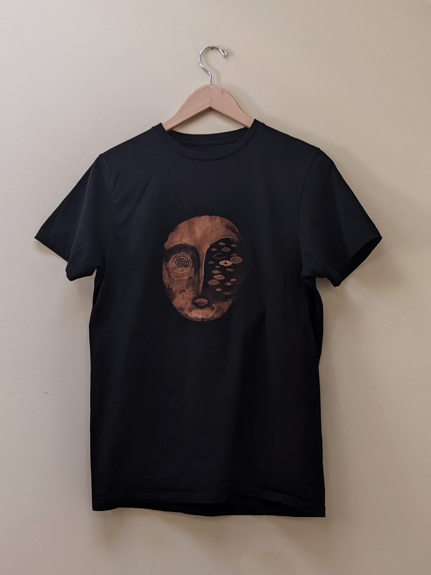 bleach-painted shirt (M)