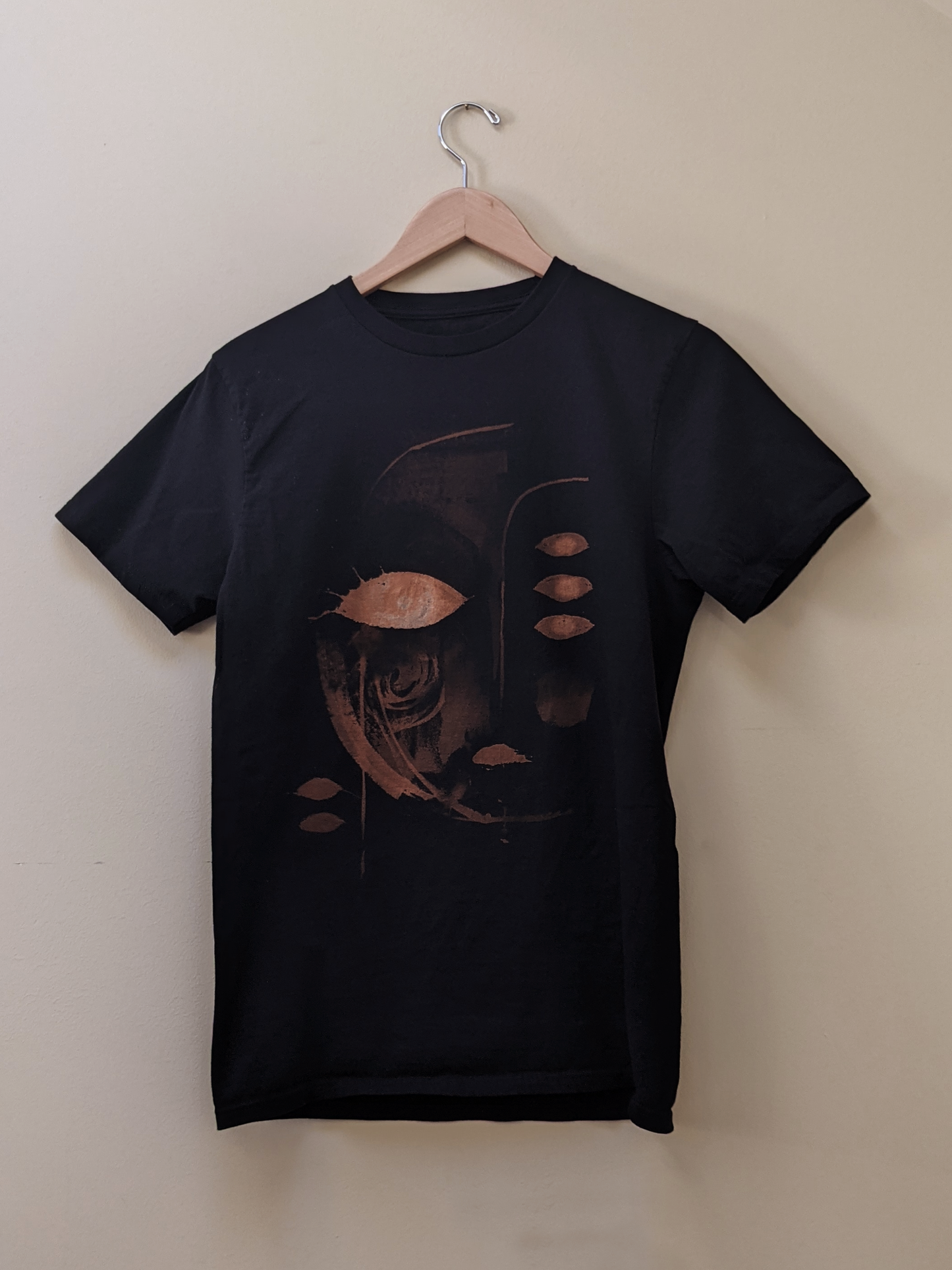 bleach-painted shirt (M)